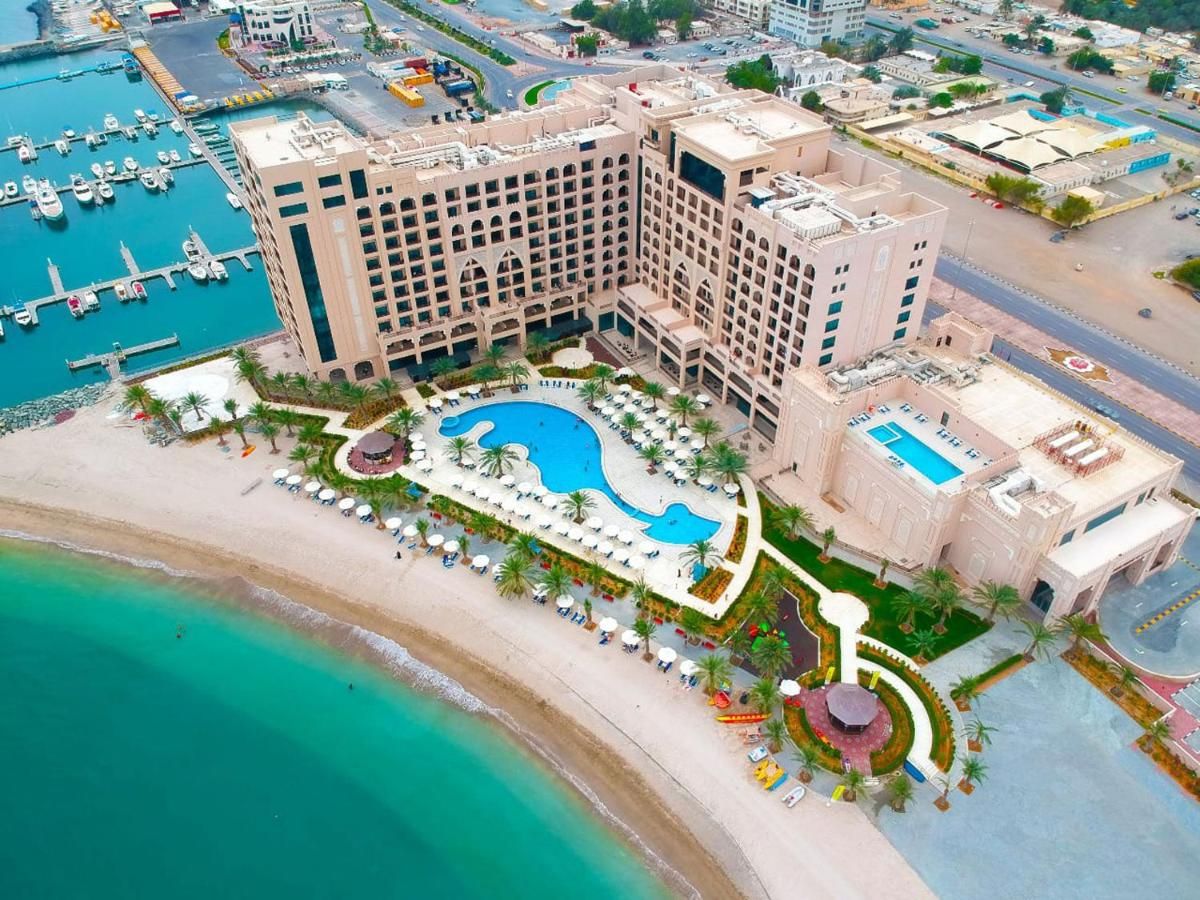 Staycation - 5* Al Bahar Hotel & Resort Fujairah